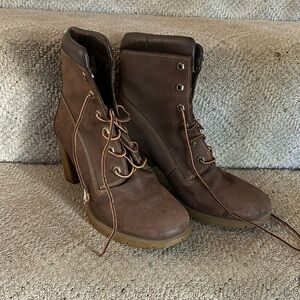 Timberland heeled suede boots 7.5